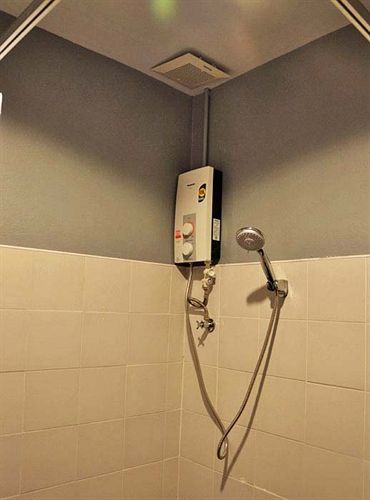 Chalong Sea Breeze Otel Dış mekan fotoğraf