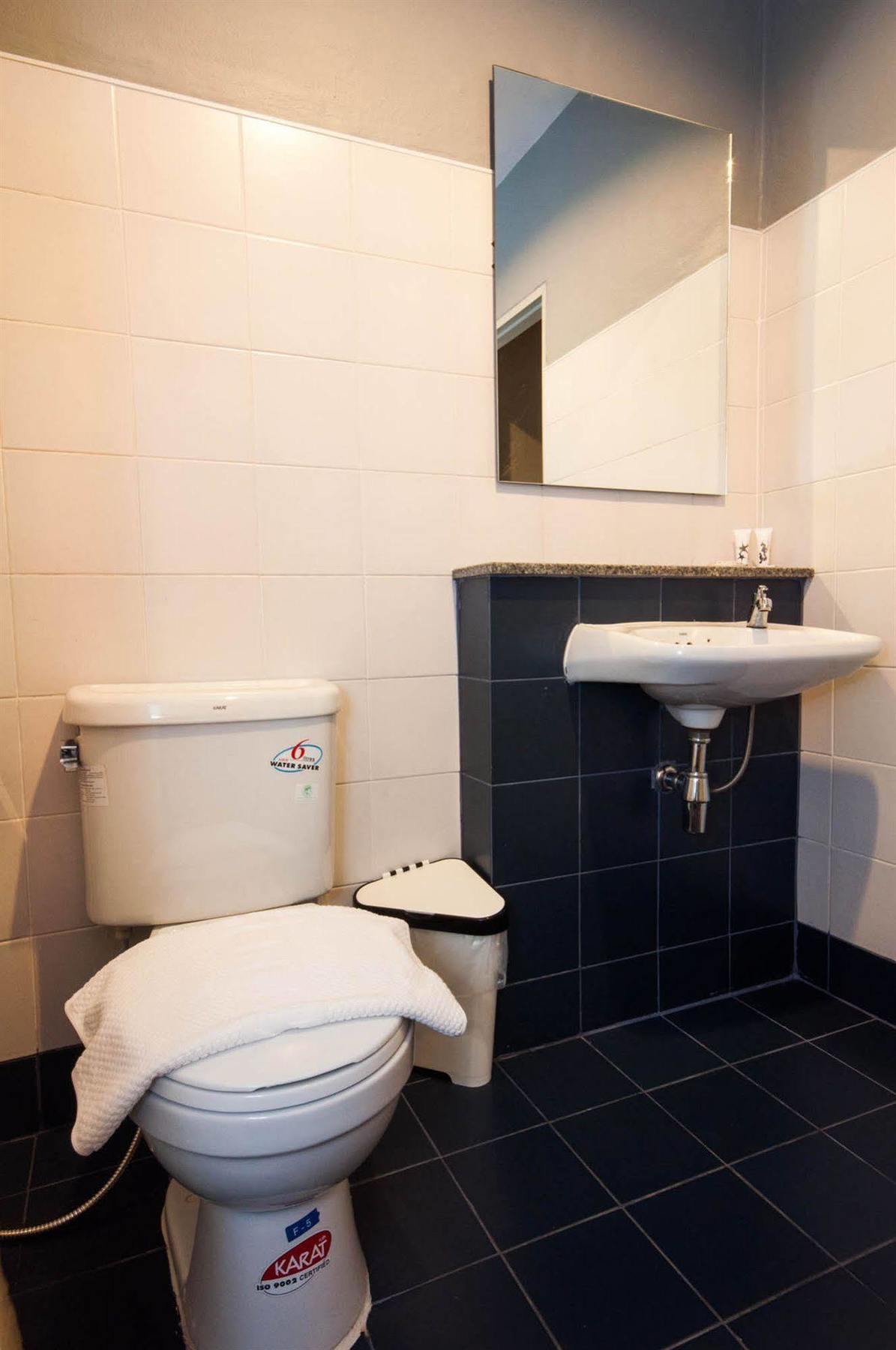 Chalong Sea Breeze Otel Dış mekan fotoğraf